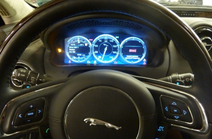 2012 Jaguar XJ prietaisų skydelis